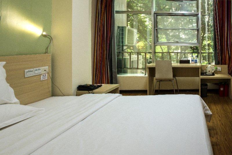 E+ Hotel Guangzhou Baixin Branch 外观 照片