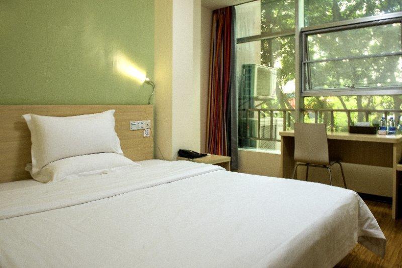 E+ Hotel Guangzhou Baixin Branch 外观 照片